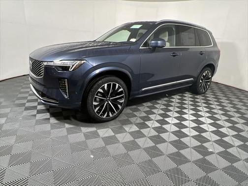 2025 Volvo XC90 B5 Plus 7-Seater