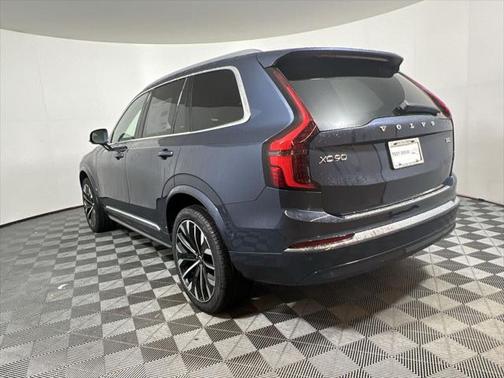2025 Volvo XC90 B5 Plus 7-Seater