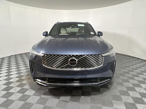 2025 Volvo XC90 B5 Plus 7-Seater