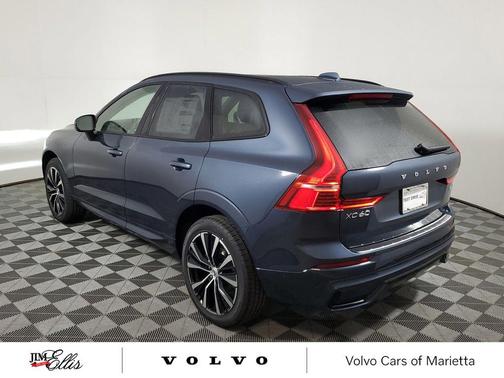 2025 Volvo XC60 B5 Plus