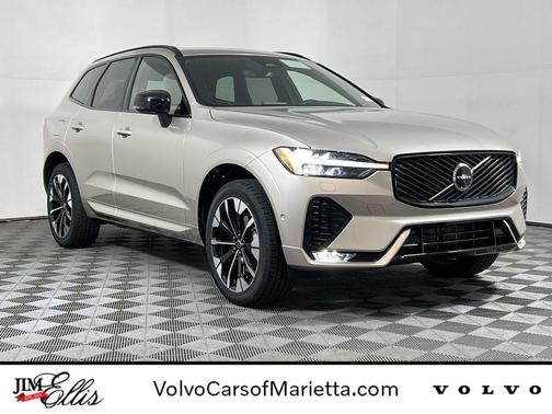2026 Volvo XC60 B5 Plus