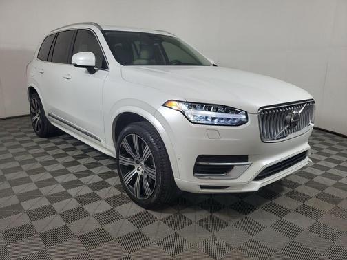 2023 Volvo XC90 Recharge Plug-In Hybrid T8 Plus Bright Theme 7-Seater