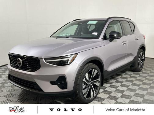 2026 Volvo XC40 B4 Plus