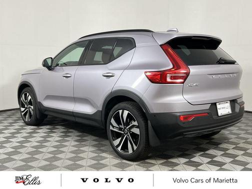2026 Volvo XC40 B4 Plus