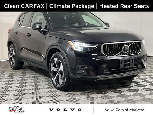 2025 Volvo XC40 B5 Plus Bright Theme
