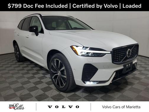 2023 Volvo XC60 B5 Plus Dark Theme