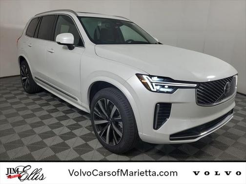 2025 Volvo XC90 B5 Core