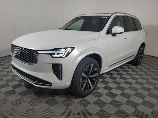 2025 Volvo XC90 B5 Core