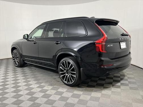 2026 Volvo XC90 B6 Ultra Dark Theme 7-Seater