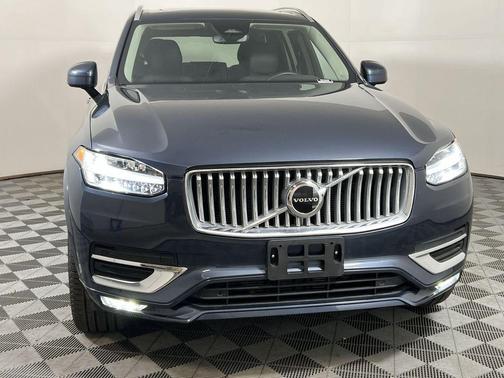 2025 Volvo XC90 B5 Core