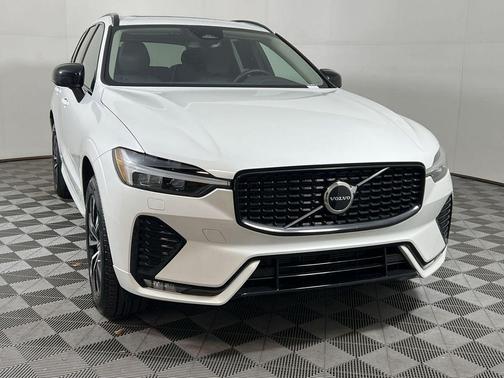 2025 Volvo XC60 B5 Core