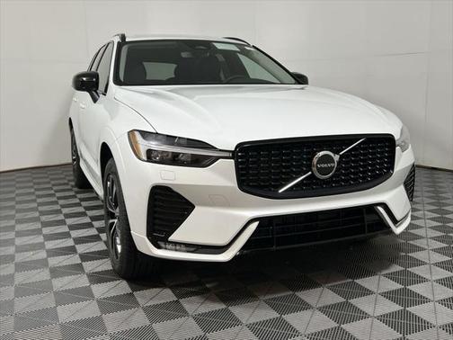 2025 Volvo XC60 B5 Core