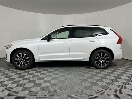 2025 Volvo XC60 B5 Core