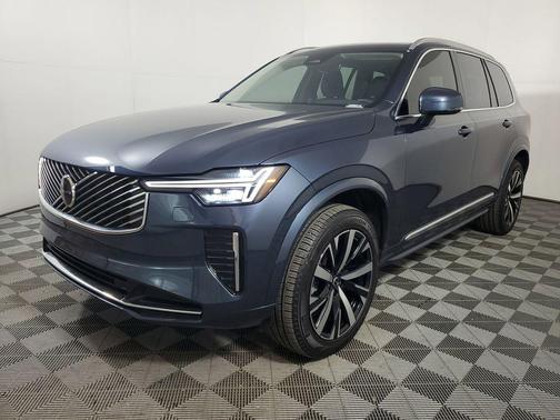 2025 Volvo XC90 B6 Core