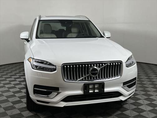 2022 Volvo XC90 Recharge Plug-In Hybrid T8 Inscription Expression 6 Passenger