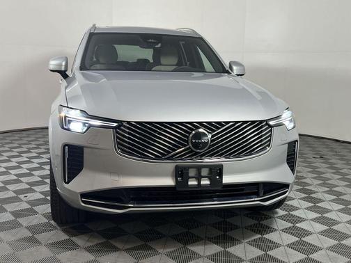 2025 Volvo XC90 B6 Plus 7-Seater