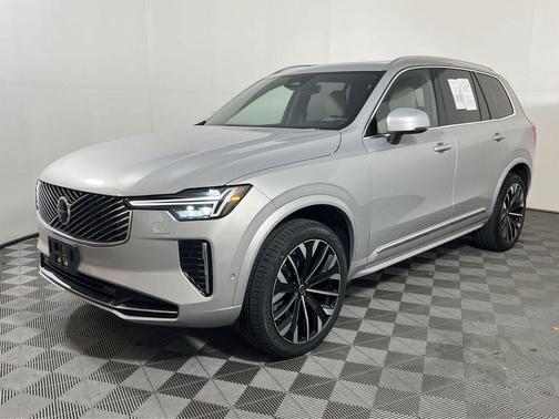 2025 Volvo XC90 B6 Plus 7-Seater
