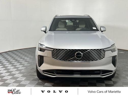 2025 Volvo XC90 B6 Core