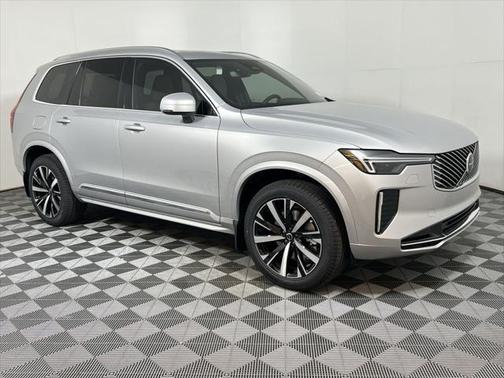 2025 Volvo XC90 B6 Core