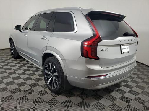 2025 Volvo XC90 B6 Core