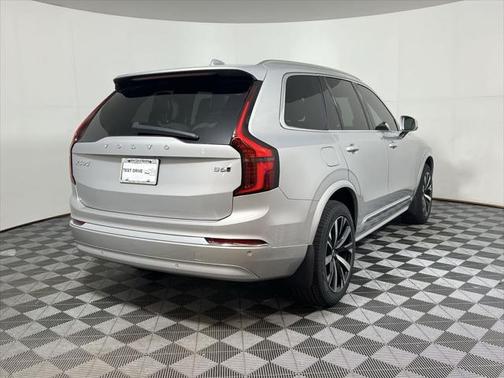 2025 Volvo XC90 B6 Core