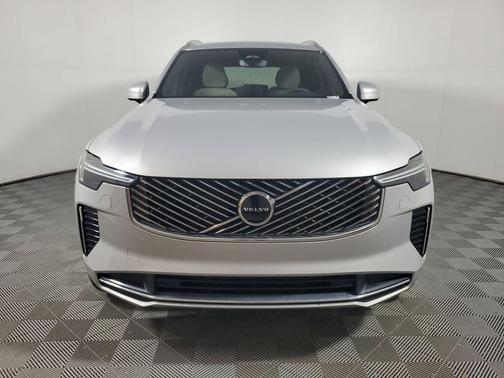 2025 Volvo XC90 B6 Core