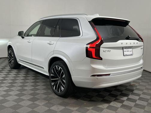 2026 Volvo XC90 B6 Ultra 7-Seater