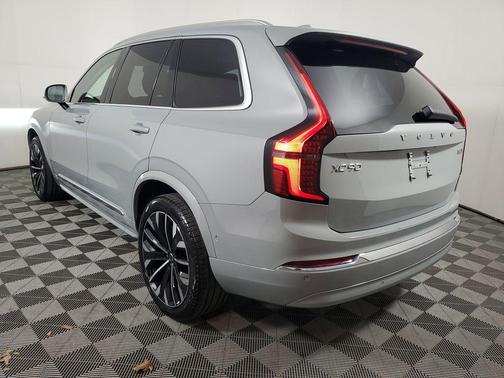 2025 Volvo XC90 B6 Plus 7-Seater