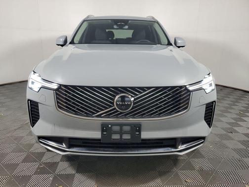 2025 Volvo XC90 B6 Plus 7-Seater