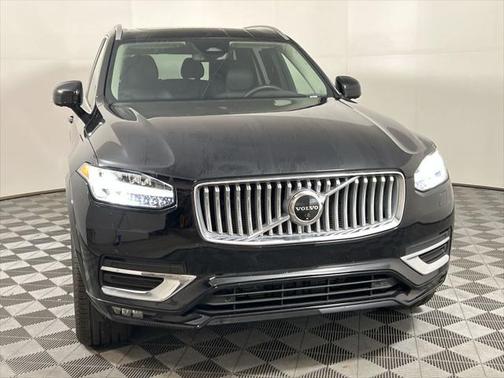2024 Volvo XC90 B5 Plus Bright Theme