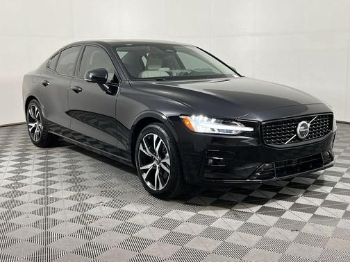 2025 Volvo S60 B5 Plus