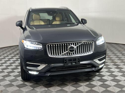 2022 Volvo XC90 T6 Inscription