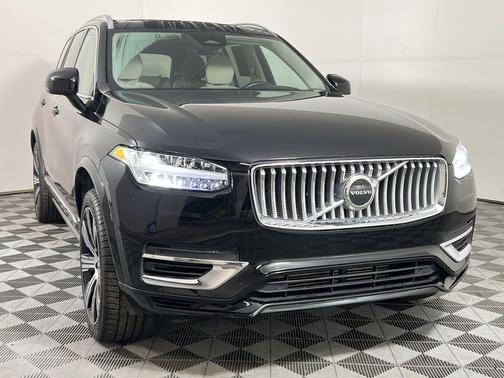 2023 Volvo XC90 Recharge Plug-In Hybrid T8 Core Bright Theme