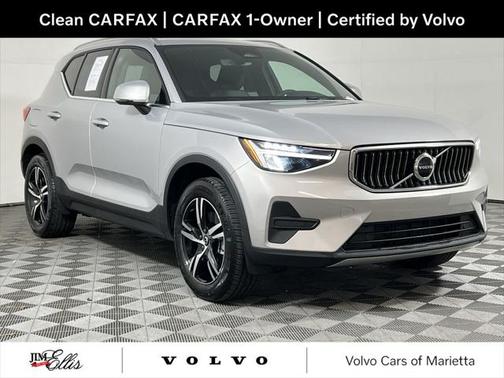 2025 Volvo XC40 B5 Core Bright Theme