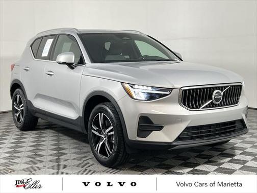 2025 Volvo XC40 B5 Core Bright Theme