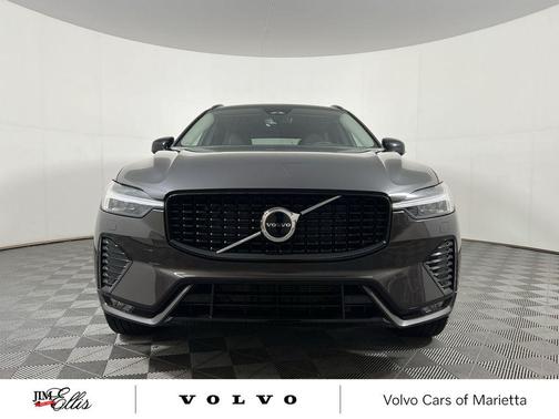 2025 Volvo XC60 B5 Core