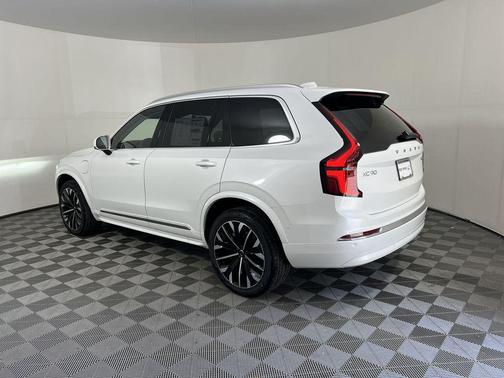 2025 Volvo XC90 Plug-In Hybrid T8 Ultra 7-Seater