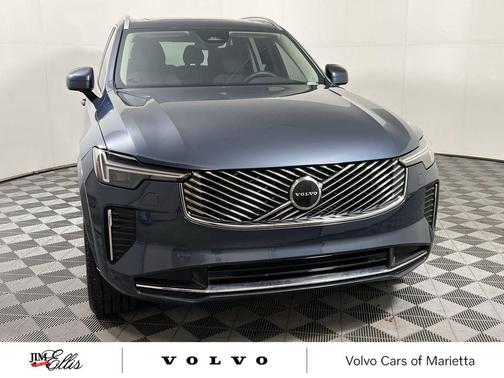 2025 Volvo XC90 B6 Core