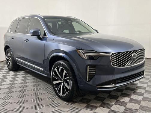 2025 Volvo XC90 B6 Core