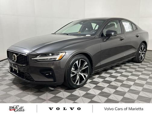 2025 Volvo S60 B5 Core
