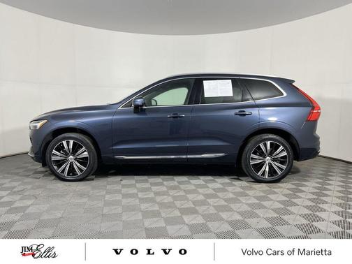 2023 Volvo XC60 B5 Plus Bright Theme