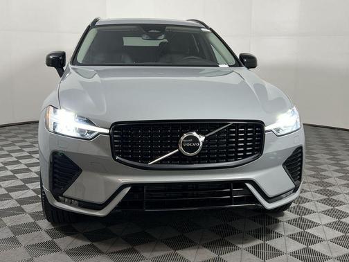 2025 Volvo XC60 B5 Core
