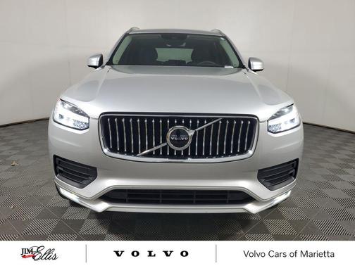 Bright Silver Metallic 2020 Volvo XC90 T6 Momentum