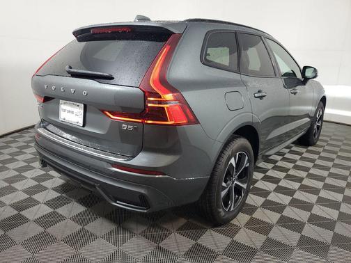 Forest Lake 2026 Volvo XC60 B5 Core