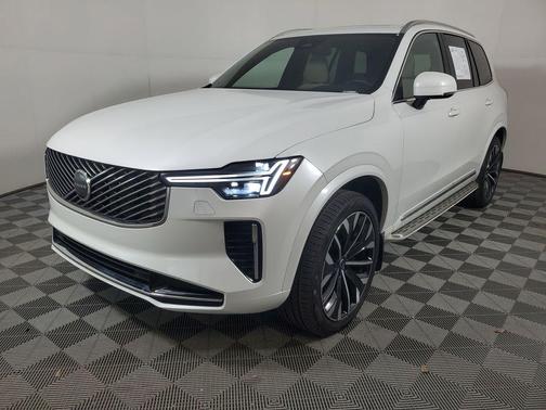 2025 Volvo XC90 B5 Core