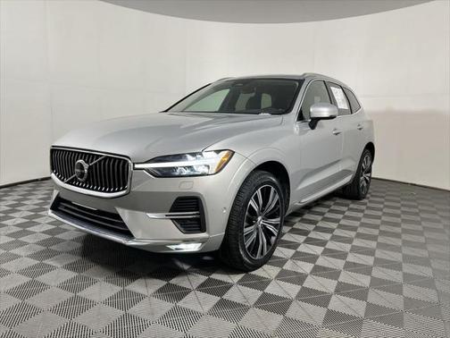 2023 Volvo XC60 B5 Plus Bright Theme