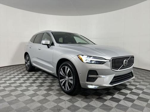 2023 Volvo XC60 B5 Plus Bright Theme