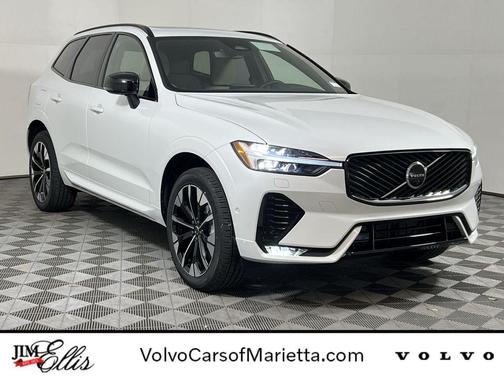 2026 Volvo XC60 B5 Plus