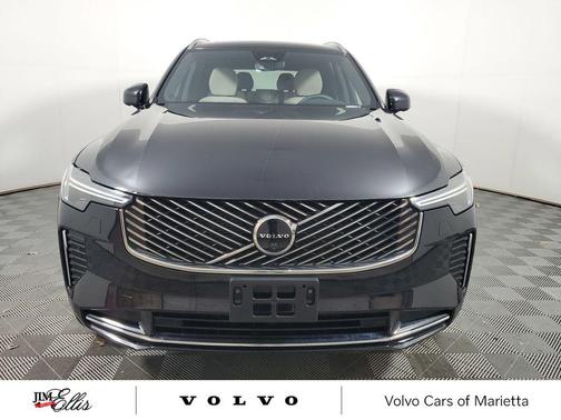 2025 Volvo XC90 B6 Plus 7-Seater