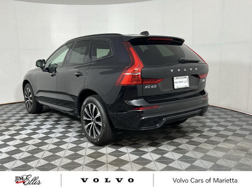 2025 Volvo XC60 B5 Core